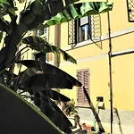 Duchi Di Castro Chic