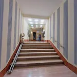 B&B \