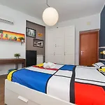 Mondrian House