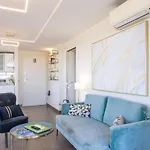 Penthouse With A Panoramic Rooftop In Trastevere With Seasonally Jacuzzi