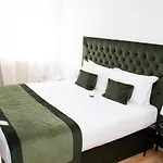 Home At Rome St. Peter Guest House