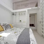 Castro Pretorio Suite -1St Floor Of Historic Mansion With Lift, Comfortable, Baby Friendly, Bike Parking, Most Quiet And Guarded Area In Front Of Officers Headquarters 5 Minutes Walk From Termini Railway & Metro Station - Genuine Guest Care In 4 Lang