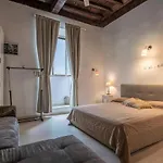 Stunning Apartment In Roma With Kitchen