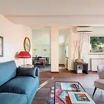 Bright And Comfy Terraced Apartment In Trastevere
