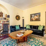 Colosseum Classy Roman Home