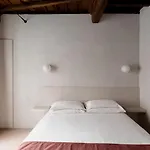 Design Apartment With Private Pool In Campo Dei Fiori