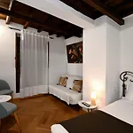 Residenze Romanae - Vicolo 22