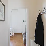 Aquaeductus Apartment