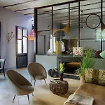 Exclusive, Elegant Apt @Monti
