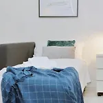 Monti Spacious Apartment 2
