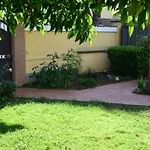 Appartamento Indipendente In Grande Villa