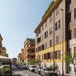 Eleonora Apartments