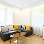Modern & Elegant By Ndp Rent