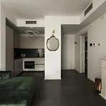 Stylish Flat With Garden