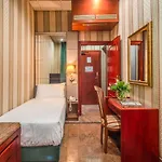 Castro Pretorio Easy Rooms