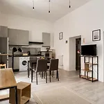 Leonidas\'S House