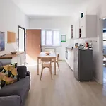 Casetta Con Giardino