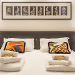 Spanish Steps Deluxe Apartment