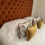 Nlm Boutique Suites