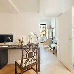 Farnese Enchanting Apartment By Romeloft