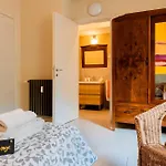 Paola Guest House