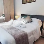 St.Peter Station Holiday Apartment