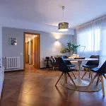 Emilia - Elegant And Modern Apartment