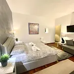 Navona Suite Viola