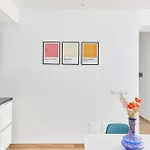 Iflat Lovely Modern Apartment