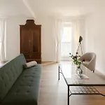 Via Francesco Crispi Private Apartment