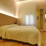 Dea Rome Suites