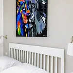 Lion Aparts Rome