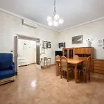 Cozy And Well Connected To The Center