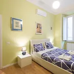 Luxury Three Bedrooms Flat In Roma Center