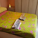 Licheni House