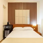 Albadomus Affittacamere O Guesthouse