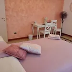 Italy\'S Enchanting Ambiance - A Snug Apartment In Rome