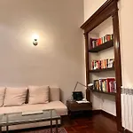 Lounge Apartment - University