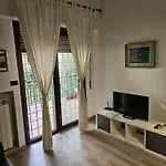 Rome Holiday Quiet And Confortable Apartment