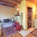6 Bedroom Awesome Home In Roma