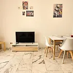 Urban Street Apartment Roma