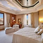 Penthouse For 6 People In Centre Of Rome Luxury