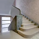 La Casa Sui Musei Vaticani