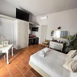 Lucilla\'S Suite San Pietro Station