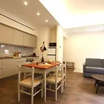 Sofia\'S Vatican Garden Apartment
