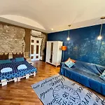 Argilla Apartment