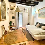Karma House Deluxe Navona