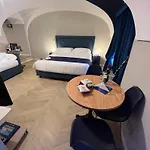 Rome Luxury Blue Suites- Love