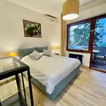La Casa Delle Camelie