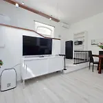 Domus Monami Apartment